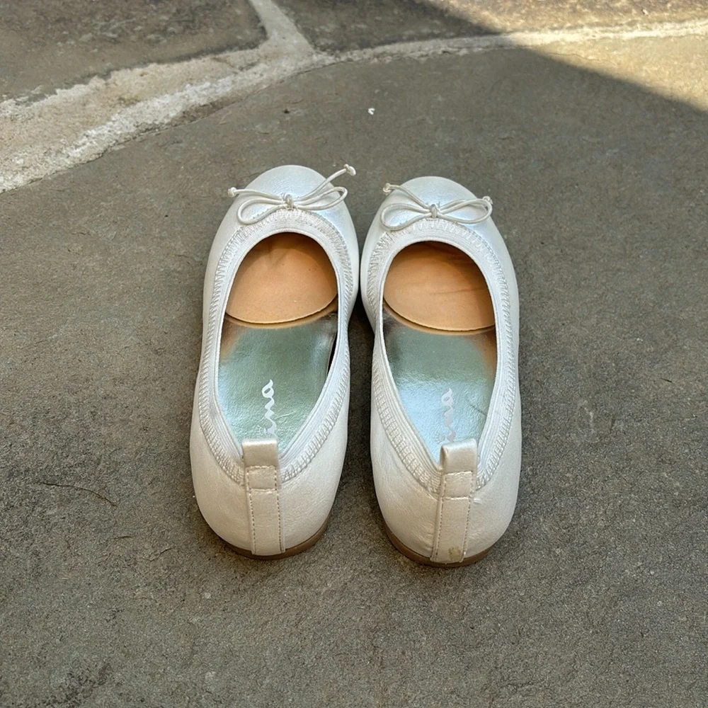Nina Girls Esther Ivory Pearl Ballet Flats 1.5